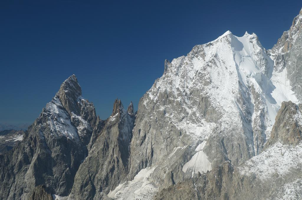 Hotel Aiguille Noire Курмайор Экстерьер фото