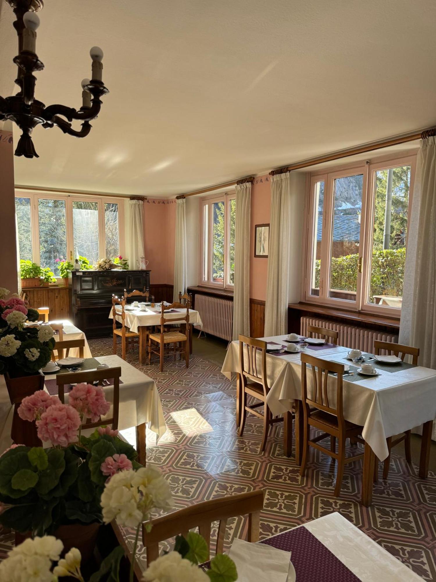 Hotel Aiguille Noire Курмайор Экстерьер фото
