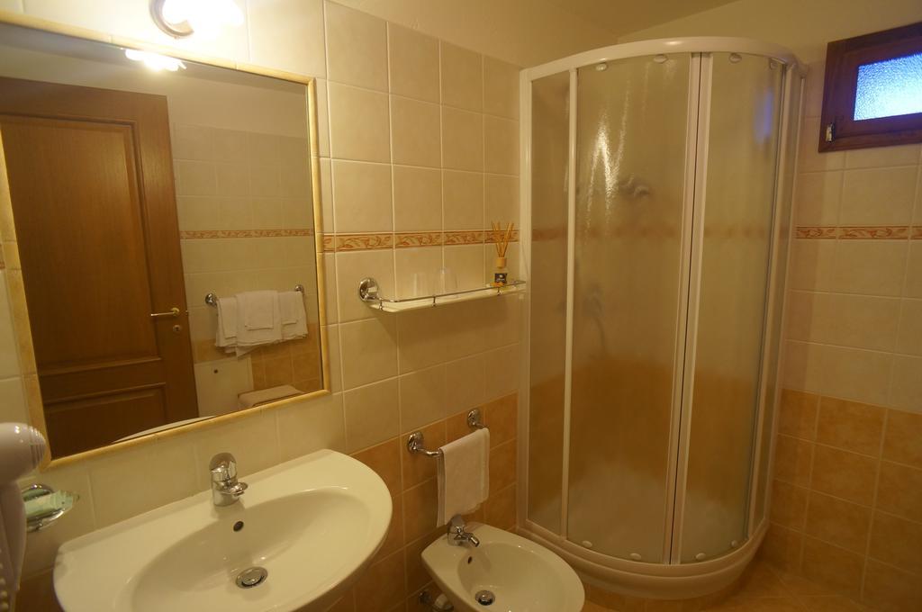 Hotel Aiguille Noire Курмайор Номер фото
