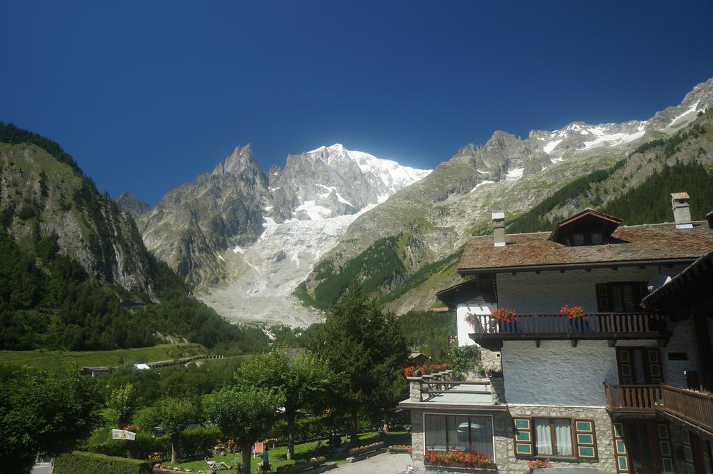 Hotel Aiguille Noire Курмайор Экстерьер фото